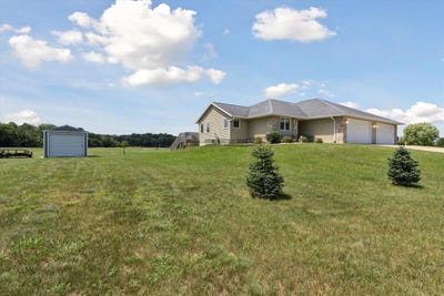 /international/us/n4033-ace-court-brodhead-wi-110101192605/