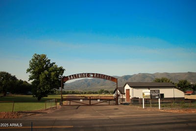/international/us/1010-s-clarence-ln-camp-verde-az-110108152644/