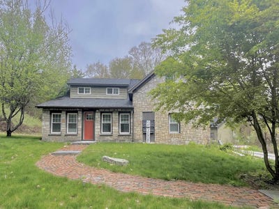 /international/us/109-ministerial-road-bedford-nh-110108205526/