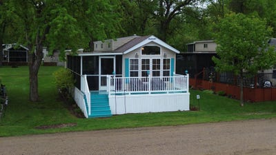 /international/us/18096-browns-lake-road-richmond-mn-110108282292/