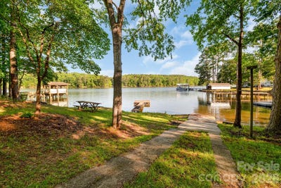 /international/us/2208-singleton-creek-road-liberty-hill-sc-110108068202/