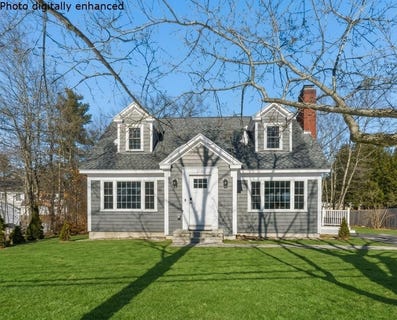 /international/us/216-e-side-drive-concord-nh-110106257207/