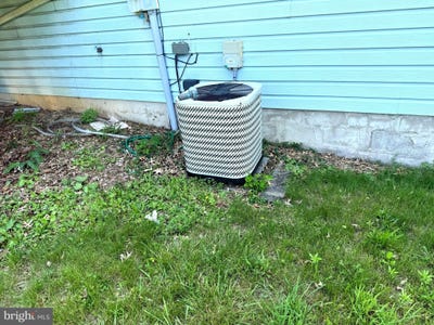 /international/us/1360-breezeview-drive-york-pa-110100391278/