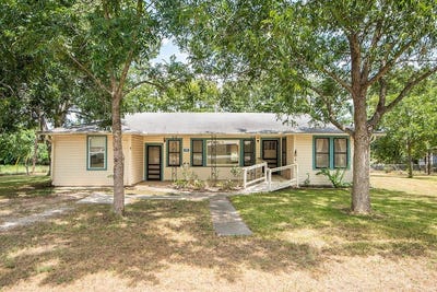 /international/us/7656-ernst-parkway-industry-tx-110101395533/