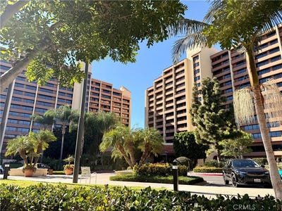 /international/us/24055-paseo-del-lago-laguna-woods-ca-110120499525/