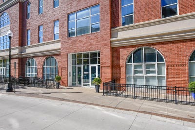 /international/us/300-main-street-evansville-in-110102935274/