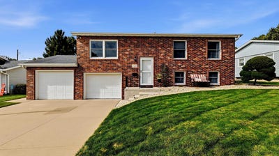 /international/us/2545-waller-street-dubuque-ia-110110363218/