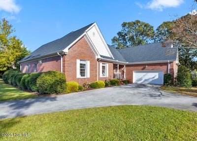 /international/us/113-golf-terrace-drive-hampstead-nc-110100535047/