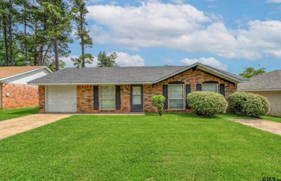 /international/us/636-n-wildrose-lone-star-tx-110108887196/