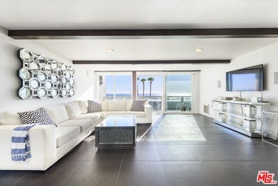 /international/us/11958-oceanaire-ln-malibu-ca-110097057878/