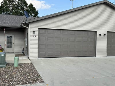 /international/us/104-6th-ave-sw-waukon-ia-110101392355/?lang=en
