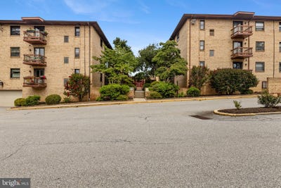 /international/us/2216-heather-court-wilmington-de-110101438960/
