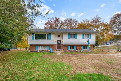 /international/us/1-apple-lane-wallkill-ny-110103549794/