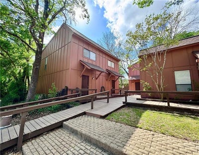 /international/us/3923-old-oaks-drive-bryan-tx-110106847561/