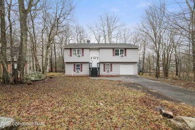 /international/us/8440-bear-trail-drive-tobyhanna-pa-110105750170/