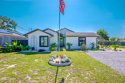 /international/us/627-s-berthe-avenue-panama-city-fl-110109168431/