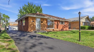 /international/us/2213-mayfair-avenue-westchester-il-110108582629/