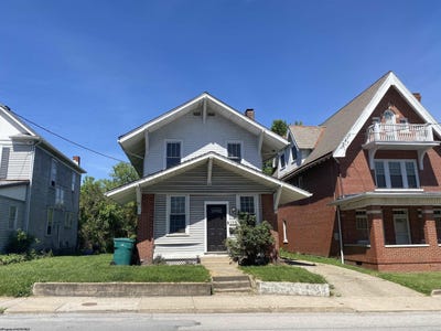 /international/us/136-milford-street-clarksburg-wv-110107627146/