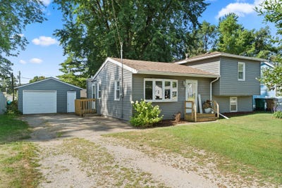/international/us/717-phillips-street-polk-city-ia-110119415213/