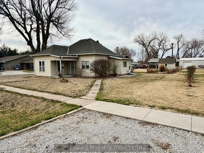 /international/us/408-w-cedar-st-doniphan-ne-110106982145/