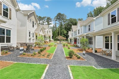 /international/us/3846-cottage-circle-clarkston-ga-110096899142/