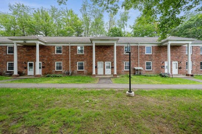 /international/us/425-dorset-street-south-burlington-vt-110108876956/