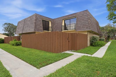 /international/us/521-springdale-circle-palm-springs-fl-110107242823/