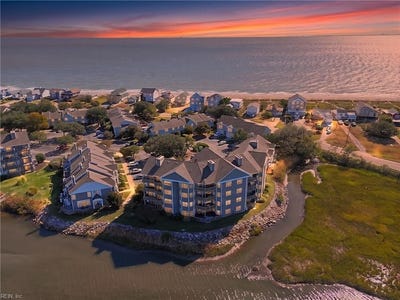 /international/us/1044-porte-harbour-arch-hampton-va-110120619403/