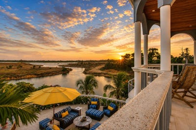 /international/us/644-plover-red-rock-placencia-tx-110119565396/