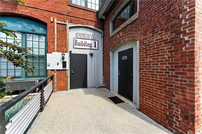 /international/us/1117-douglas-avenue-north-providence-ri-110100925017/?lang=zh-tw