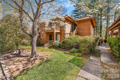 /international/us/521-courtwood-lane-hendersonville-nc-110109724033/