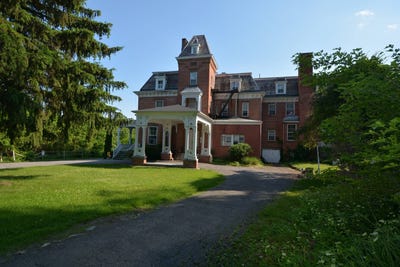 /international/us/3-pine-terrace-road-highland-falls-ny-110108814304/