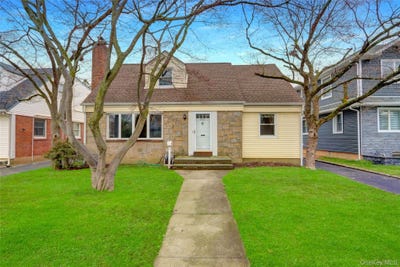 /international/us/892-bryant-avenue-new-hyde-park-ny-110106920722/