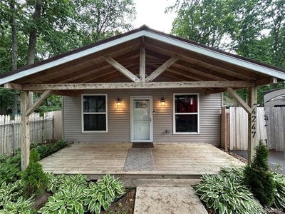 /international/us/4247-laforest-drive-waterford-twp-mi-110108608792/