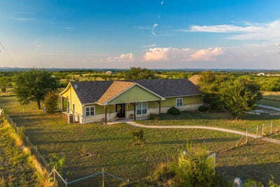/international/us/5650-county-road-101-lampasas-tx-110120131350/