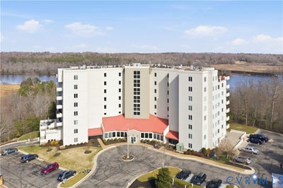 /international/us/301-beacon-ridge-drive-hopewell-va-110105870086/
