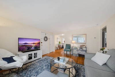 /international/us/926-massachusetts-ave-arlington-ma-110106350872/