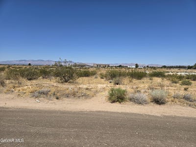 /international/us/adams-avenue-california-city-ca-110108444235/