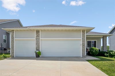 /international/us/30-se-waddell-way-waukee-ia-110109167429/