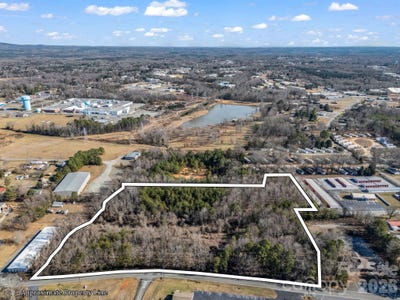 /international/us/fairground-road-spindale-nc-110105198910/