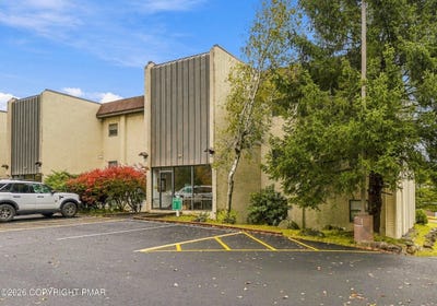 /international/us/146-foxfire-drive-mount-pocono-pa-110120529485/