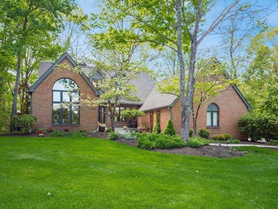 /international/us/8403-beeswing-court-dublin-oh-110107908373/