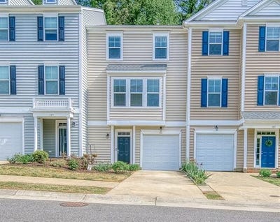 /international/us/106-prosperity-court-williamsburg-va-110108296897/
