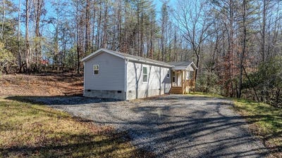 /international/us/195-loganberry-ln-hayesville-nc-110104821830/