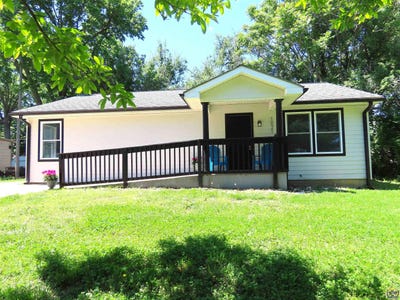 /international/us/1021-sw-boswell-ave-topeka-ks-110105312232/