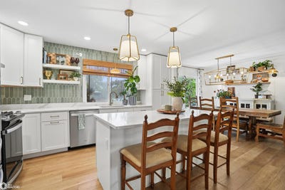 /international/us/326-park-lane-circle-eldridge-ia-110108255850/