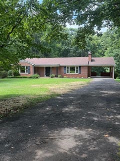 /international/us/609-piney-mountain-road-appomattox-va-110100976951/