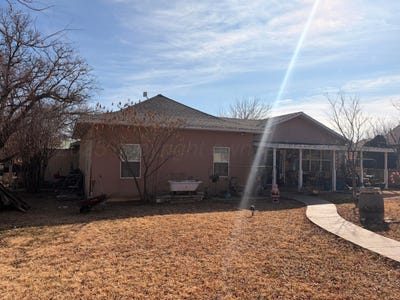 /international/us/613-s-gorst-street-clarendon-tx-110104244138/