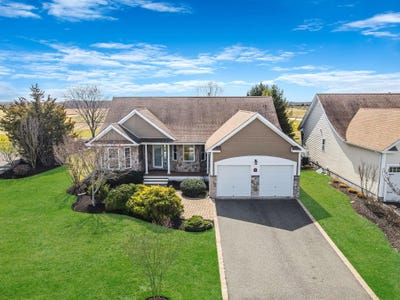 /international/us/55-tyler-drive-riverhead-ny-110098545071/