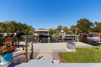 /international/us/11491-w-riverhaven-drive-homosassa-fl-110105999894/